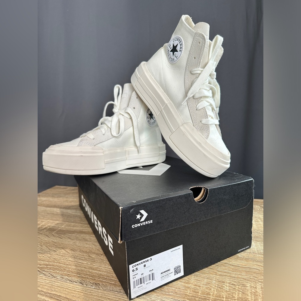 Converse Chuck Taylor All Star Cruise Unisex High Top Men 6.5 / Women 8